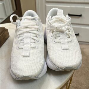 Women’s New Nike Motiva White Sneakers